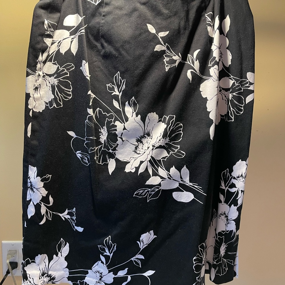 Used size 6 Worthington skirt